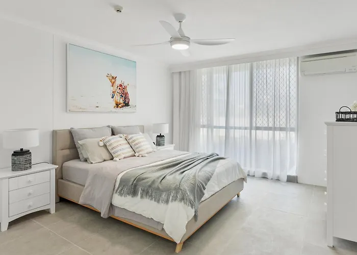Seacrest Beachfront Apartments Surfers Paradise