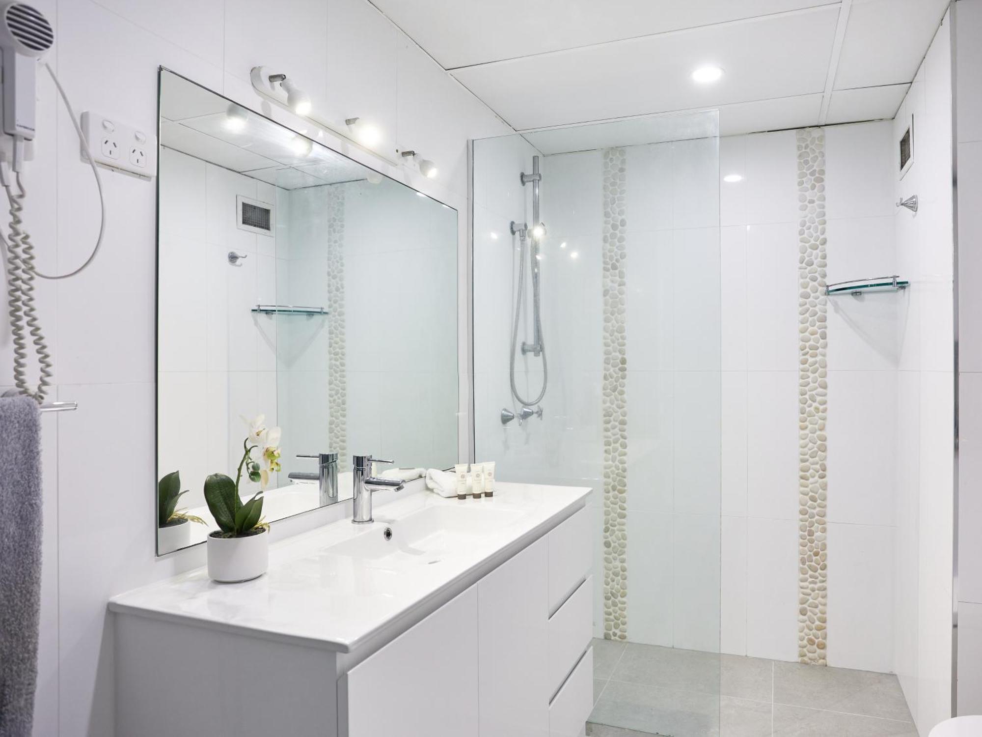 Seacrest Beachfront Surfers Paradise Aparthotel 4*